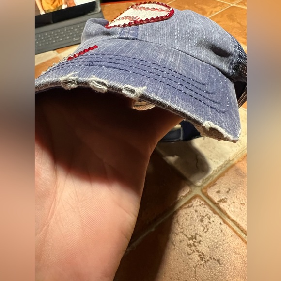 LeeLee Rox Swarovski Crystal Baseball Cap - Picture 3 of 8
